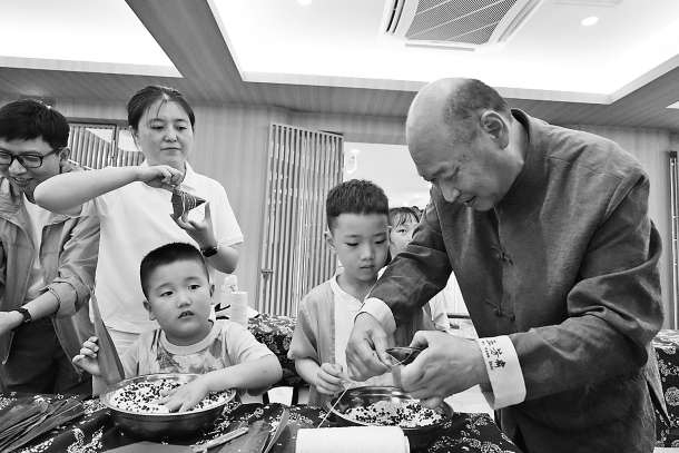 嘉兴粽子匠心传承 智慧监管护航跃升